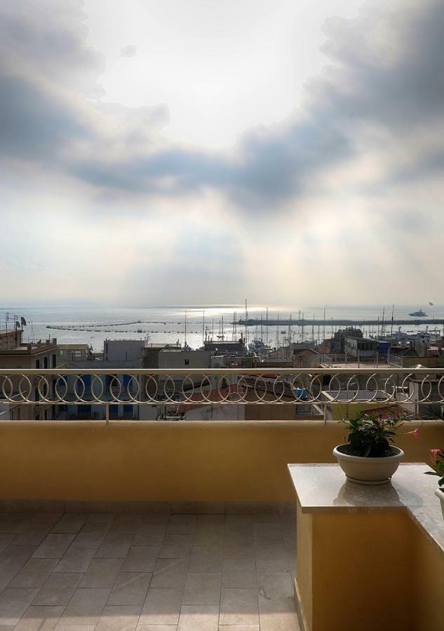 La Terrazza Dei Colori Bed and Breakfast Gaeta Exteriör bild
