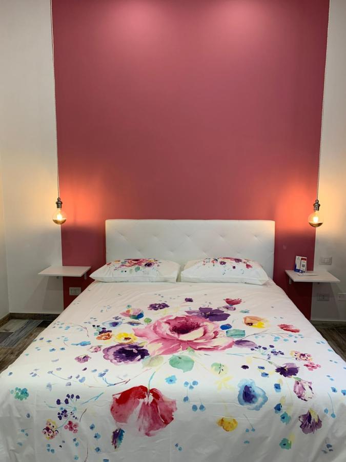 La Terrazza Dei Colori Bed and Breakfast Gaeta Exteriör bild